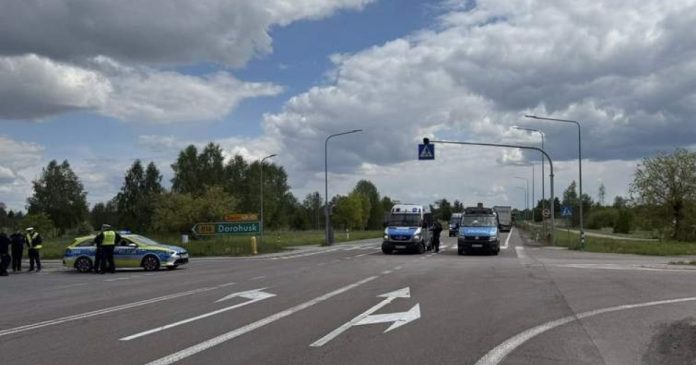 Протестуючі в Польщі заблокували трасу 