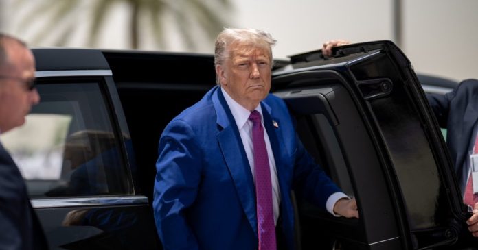 Трамп повідомив, що війна в Україні не закінчиться до його зустрічі з Путіним