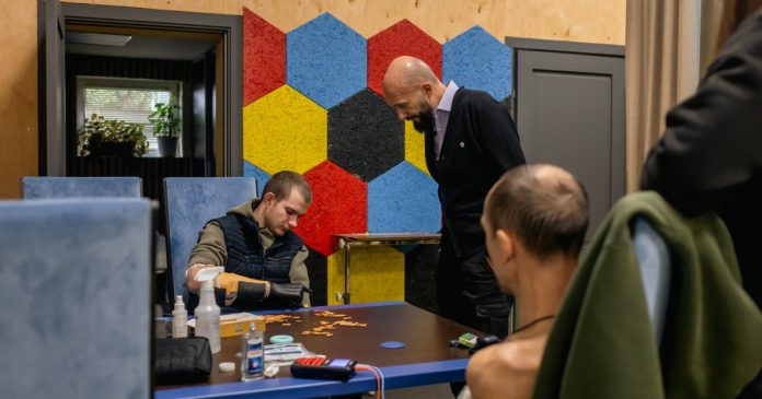 Нові житлові можливості для воїнів: укладено угоди про надання будинків 15 ветеранам
