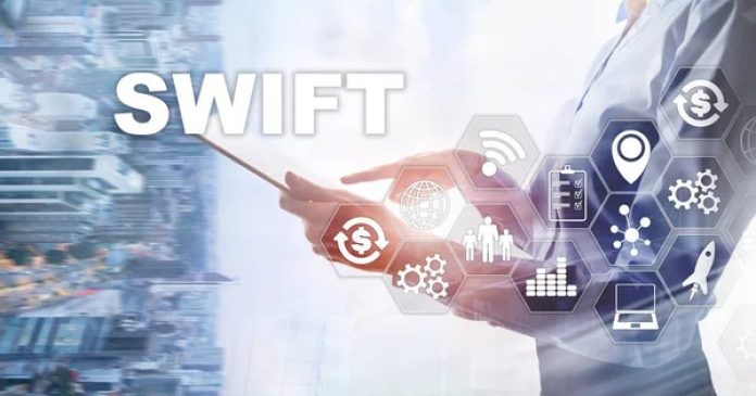 ЄС планує виключити більше 20 російських банків із системи SWIFT та запровадити санкції проти 