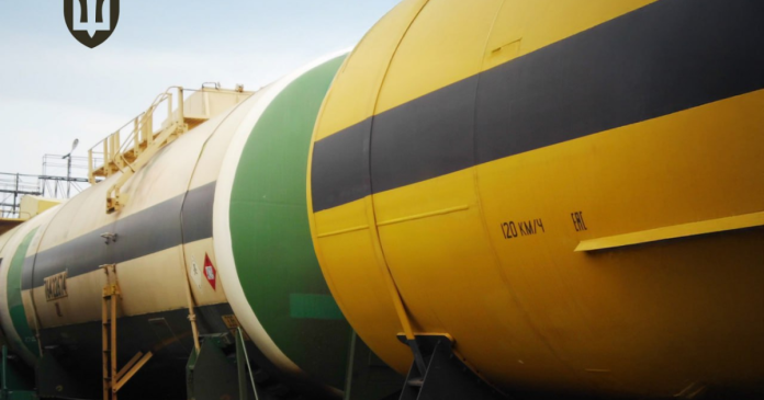 Франція поновила постачання авіаційного пального для літаків України