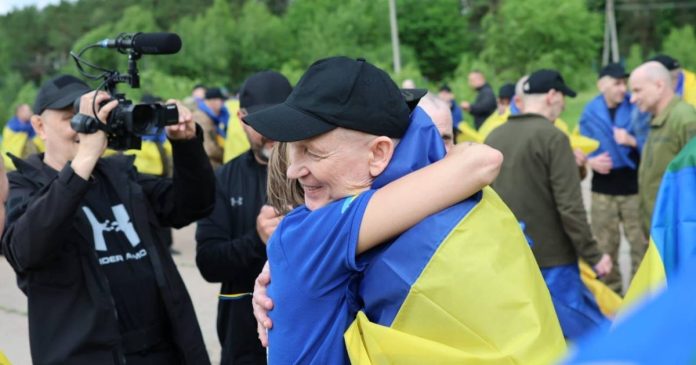 Обмін полоненими завершено: додому повернулися військовослужбовці ЗСУ, Нацгвардії та Держприкордонслужби