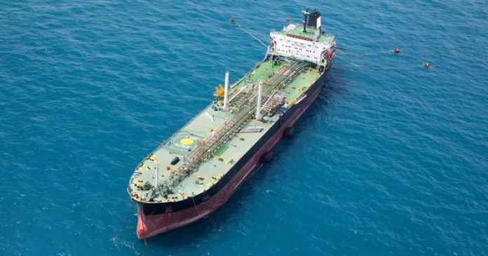 Британія ввела нові санкції проти Росії, націлені на нафтові танкери та постачальників товарів