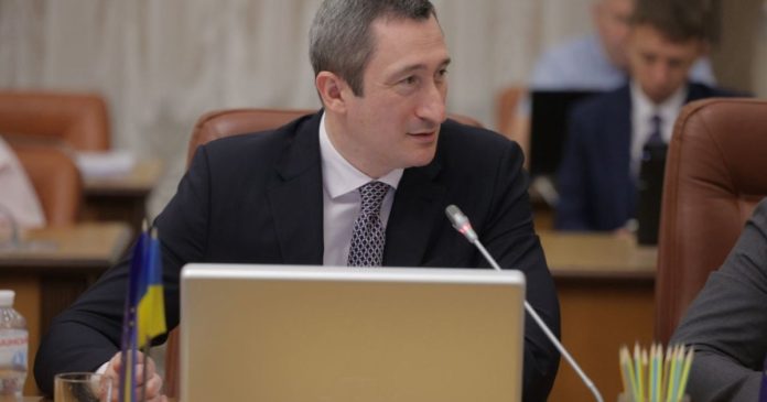 Прокурори вимагають заставу в 120 млн і відсторонення від посади для міністра Чернишова при виборі запобіжного заходу