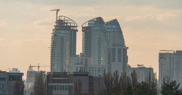 Вартість елітного житла в Києві знизилася на 30-50% під час війни