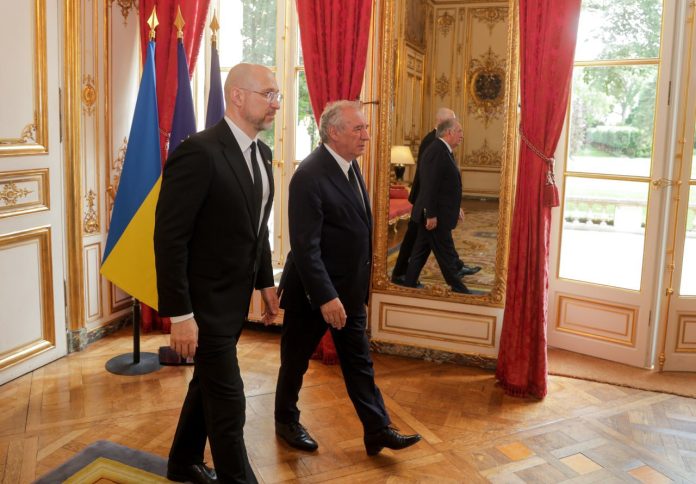 Прем’єр-міністри України та Франції Денис Шмигаль і Франсуа Байру