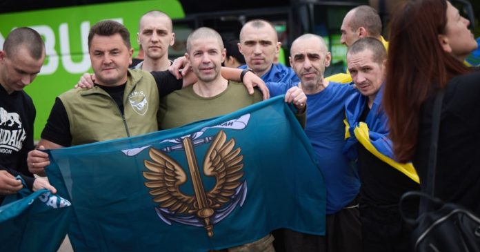 Обмін полоненими: Україна здійснила повернення нової групи важкопоранених та важкохворих бійців (ФОТО)