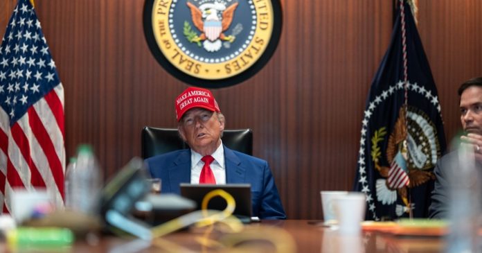 У США суд дав зелене світло Трампу для відновлення швидкої депортації мігрантів
