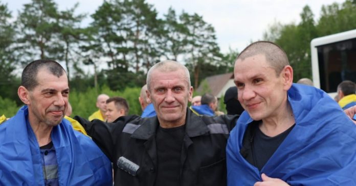 В Україні здійснили повернення військовополонених додому (ФОТО)