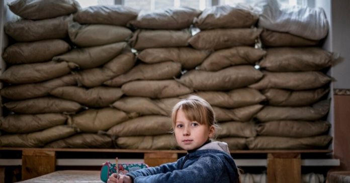 Дитина, яка страждає від наслідків війни: як в Україні оформити цей статус та які переваги він надає