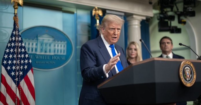 Трамп повідомив про досягнення чинної торговельної угоди з В'єтнамом