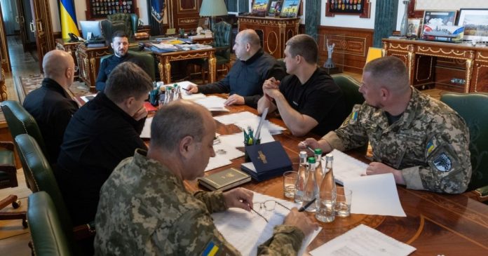 Зеленський створив команду для проведення мирних переговорів з Росією