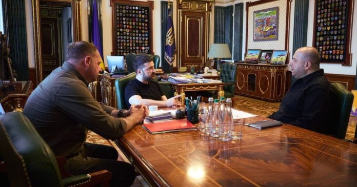 Зеленський віддав наказ створити делегацію для нових переговорів з Росією: керівництво візьме на себе Рустем Умєров