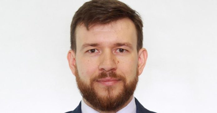 Денис Улютін у команді Юлії Свириденко: освіта, кар'єра та фінансові надходження