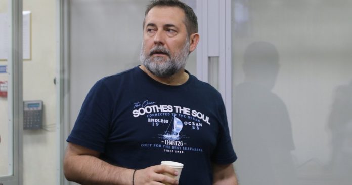 Заставу внесли за Гайдая та двох його соратників