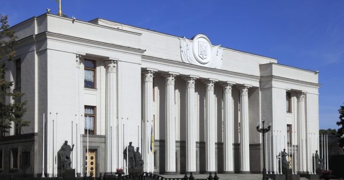 Профільний комітет Ради дав зелене світло оновленому законопроєкту Зеленського щодо незалежності НАБУ і САП