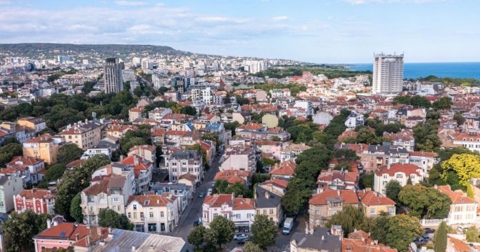 Українці масово інвестують у болгарську нерухомість