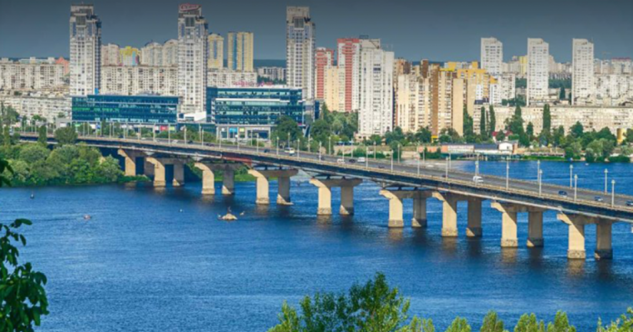 Недотримання правил у тендері на відновлення мосту в Києві: БЕБ вберегло 49 млн грн від розтрати