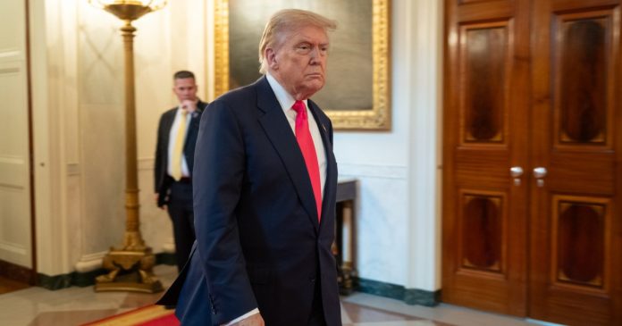 Дональд Трамп зменшив мита на автомобілі з Японії: деталі нової угоди