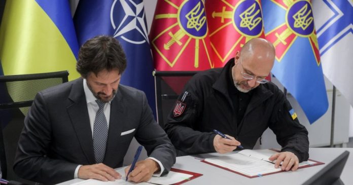 Україна отримала від Словаччини спеціалізовану техніку для розмінування Bozena та додаткове обладнання