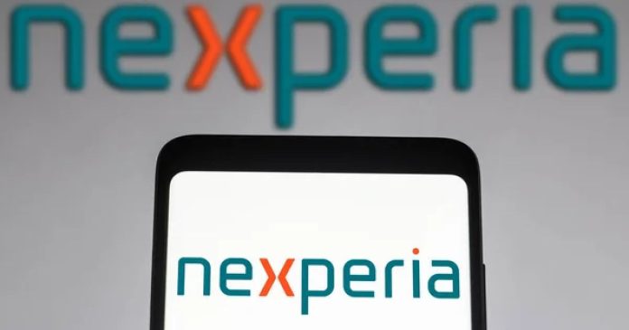 Китай обмежив експорт чипів Nexperia через втручання Нідерландів