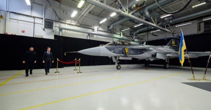 Швеція прагне запустити в Україні виробництво винищувачів Gripen