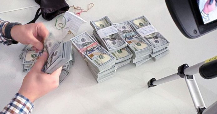 Схема з туалетами на 19,5 млн грн: ексзаступника голови КМДА виявили у спробі захоплення землі в столиці