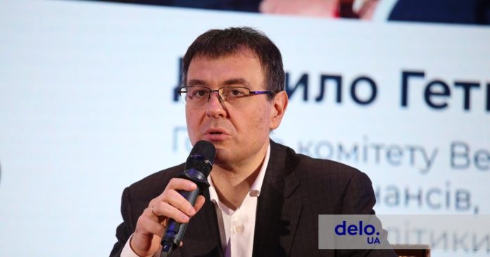 Вчителям підвищили мінімальні зарплати в 2,5 рази