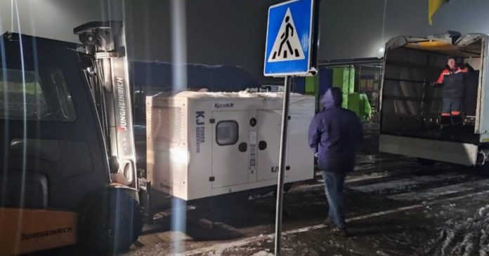 Київ після обстрілів Росії: Кличко повідомив про діяльність служб та пункти для обігріву