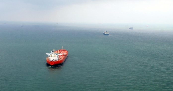 Венесуельська нафта затрималася в морських глибинах, Китай готується до ймовірного зупинення постачань