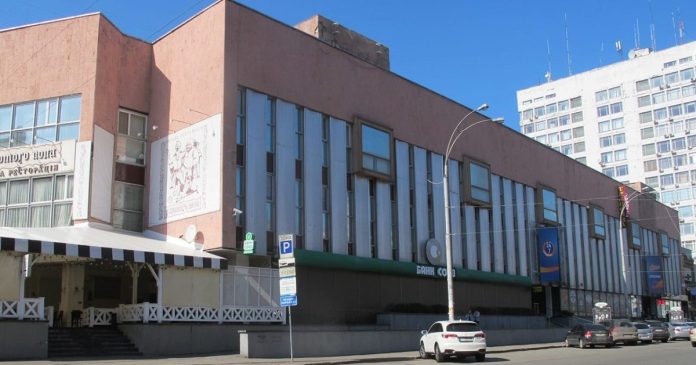 Реконструкція ТЦ “Печерський”: об'єкт отримав дозвіл, але знаходиться у зоні суворих містобудівних обмежень