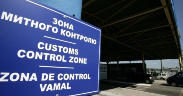 Неправомірні автомобілі та валюта: що перехопили митники на українському кордоні в січні