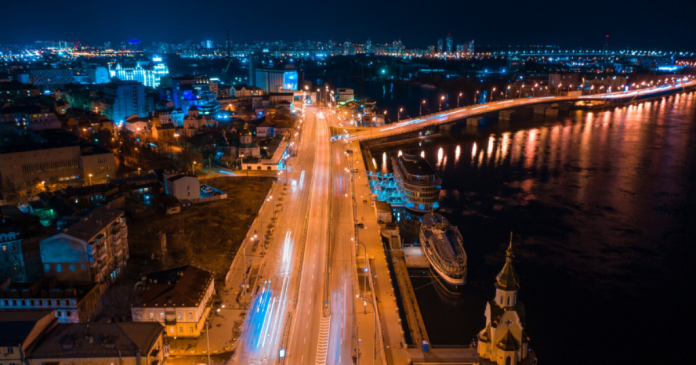 Зміни цін та попиту на однокімнатні квартири в Києві: аналіз протягом року по районах столиці
