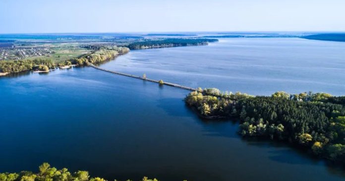 В Україні проведуть значну перевірку річкових і свердловинних вод на якість питної води