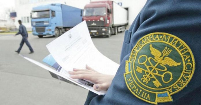 Митниця розглянула близько 2500 заявок на брокерські послуги, однак затвердила лише менше половини