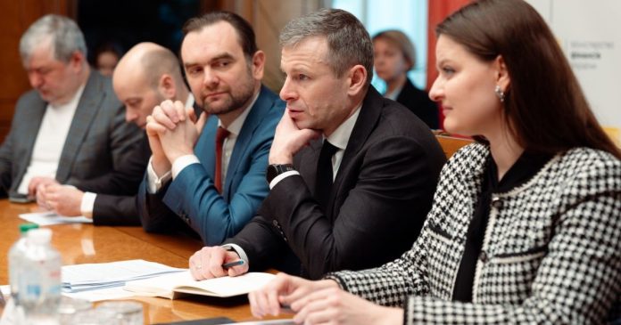 Протягом чотирьох років війни Україна залучила понад $66 млрд через механізми Світового банку: який проєкт став визначальним