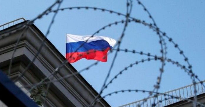 Росія вимушена зменшувати витрати через бюджетний дефіцит – Bloomberg