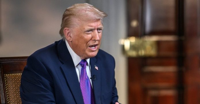Трамп попередив про можливе підвищення мит на країни, що 