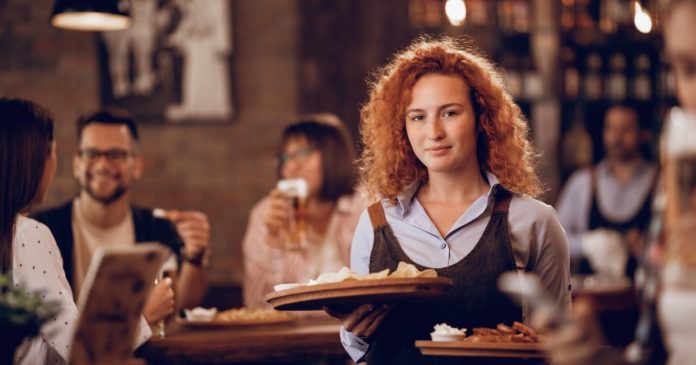 82% роботодавців у сфері HoReCa стикаються з браком кадрів, тоді як чверть співробітників розглядає можливість переходу в іншу галузь