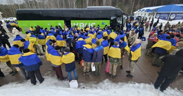 Україна знову зустріла 200 захисників вдома