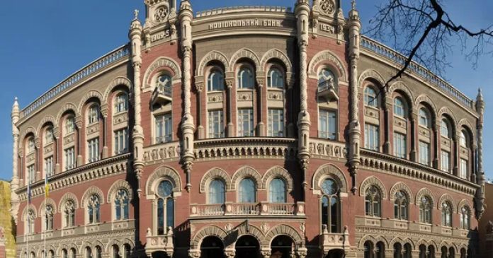 НБУ проаналізував, як підвищення цін на паливо відбивається на ситуації через події на Близькому Сході