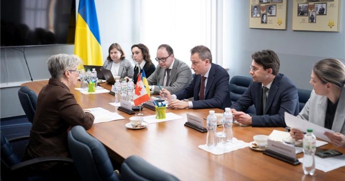 Гідроелектростанції, іпотечні програми та видобуток корисних копалин: Україна і Канада обговорюють спільні проєкти