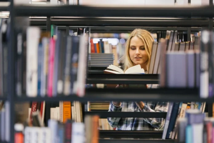 книжки в книгарні
